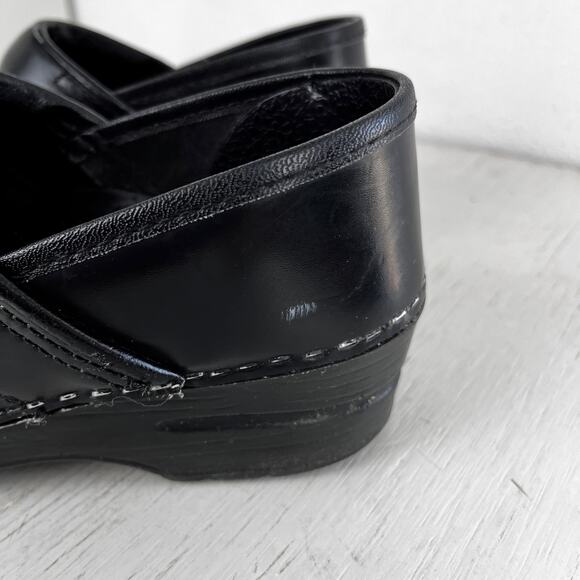 Dansko professional shiny black slip on clogs size 36 US size 6.5 - Picture 7 of 13
